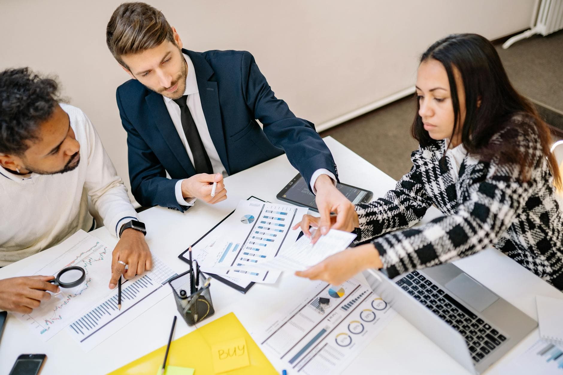 Measuring the ROI of a Data Project: Beyond Accounting Illusions