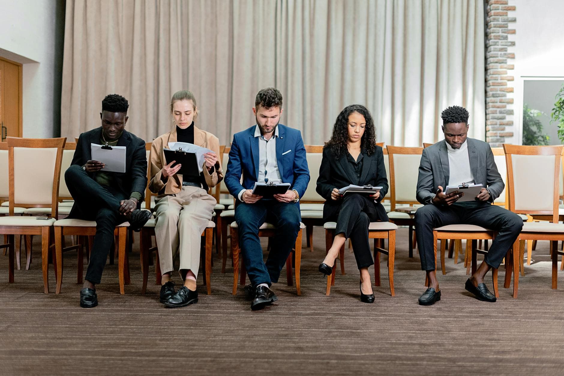 Recruiting and Retaining a Data Team in 2026: Beyond Salaries